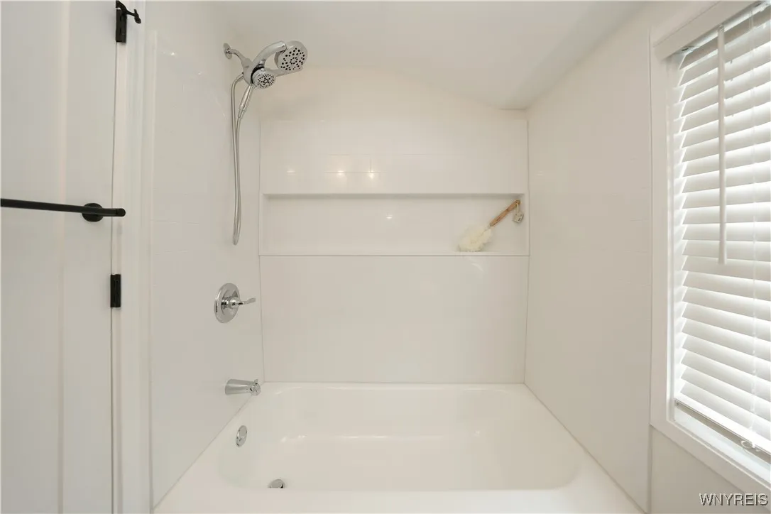 115 Koenig Road, Tonawanda-town, New York 14150, Tonawanda, New York 14150, 3 Bedrooms Bedrooms, 9 Rooms Rooms,1 BathroomBathrooms,Residential,Closed,115 Koenig Road, Tonawanda-town, New York 14150,0,B1591349