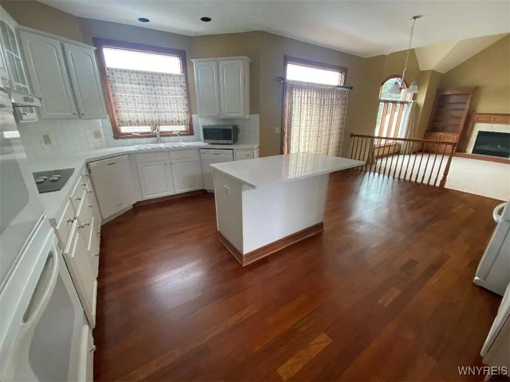 66 Forestglen Circle, Amherst, New York 14221, Amherst, New York 14221, 4 Bedrooms Bedrooms, 9 Rooms Rooms,2 BathroomsBathrooms,Residential,Closed,66 Forestglen Circle, Amherst, New York 14221,0,B1591223