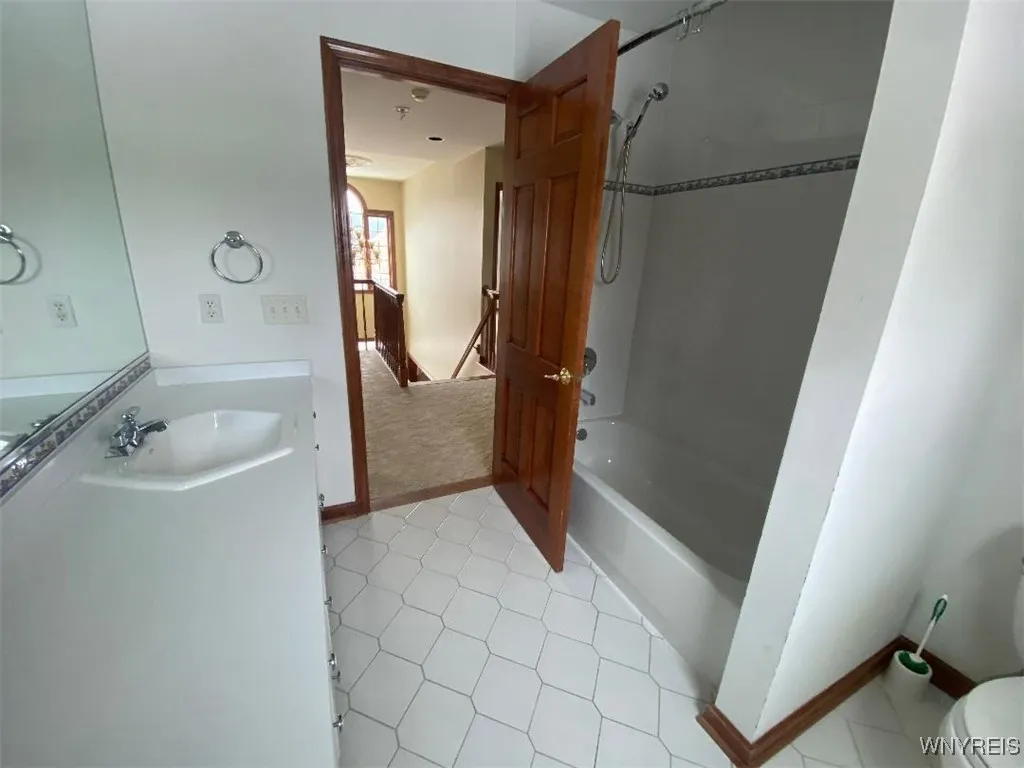 66 Forestglen Circle, Amherst, New York 14221, Amherst, New York 14221, 4 Bedrooms Bedrooms, 9 Rooms Rooms,2 BathroomsBathrooms,Residential,Closed,66 Forestglen Circle, Amherst, New York 14221,0,B1591223