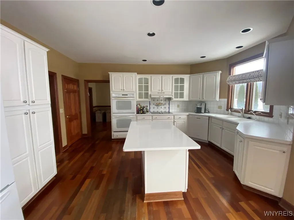66 Forestglen Circle, Amherst, New York 14221, Amherst, New York 14221, 4 Bedrooms Bedrooms, 9 Rooms Rooms,2 BathroomsBathrooms,Residential,Closed,66 Forestglen Circle, Amherst, New York 14221,0,B1591223