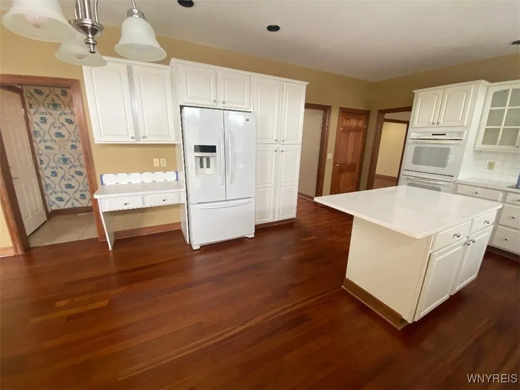 66 Forestglen Circle, Amherst, New York 14221, Amherst, New York 14221, 4 Bedrooms Bedrooms, 9 Rooms Rooms,2 BathroomsBathrooms,Residential,Closed,66 Forestglen Circle, Amherst, New York 14221,0,B1591223