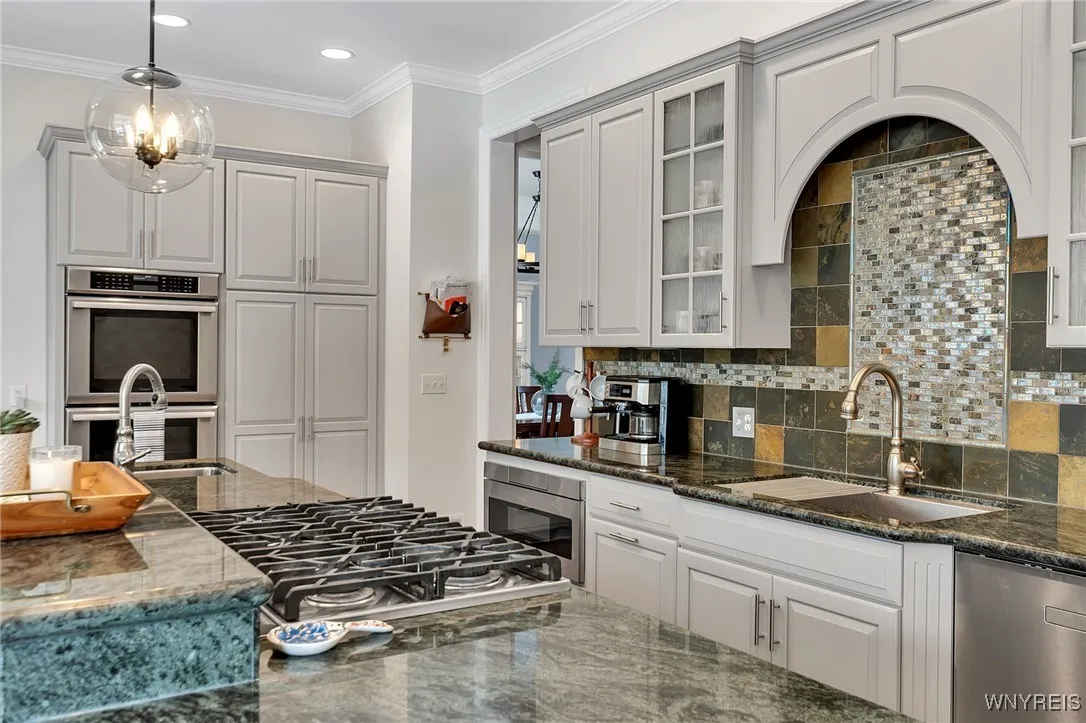 20 Lakeridge South Drive, Orchard Park, New York 1, Orchard Park, New York 14127, 5 Bedrooms Bedrooms, 10 Rooms Rooms,3 BathroomsBathrooms,Residential,Closed,20 Lakeridge South Drive, Orchard Park, New York 1,B1590210