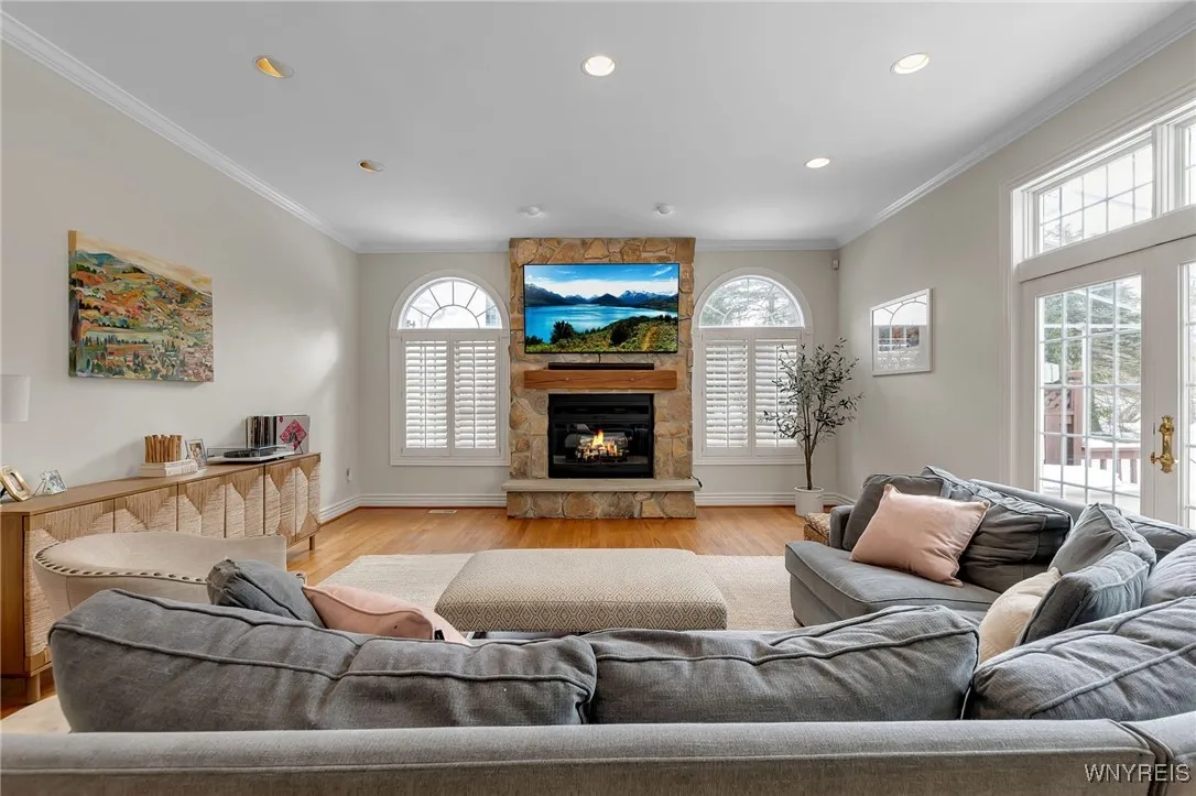20 Lakeridge South Drive, Orchard Park, New York 1, Orchard Park, New York 14127, 5 Bedrooms Bedrooms, 10 Rooms Rooms,3 BathroomsBathrooms,Residential,Closed,20 Lakeridge South Drive, Orchard Park, New York 1,B1590210