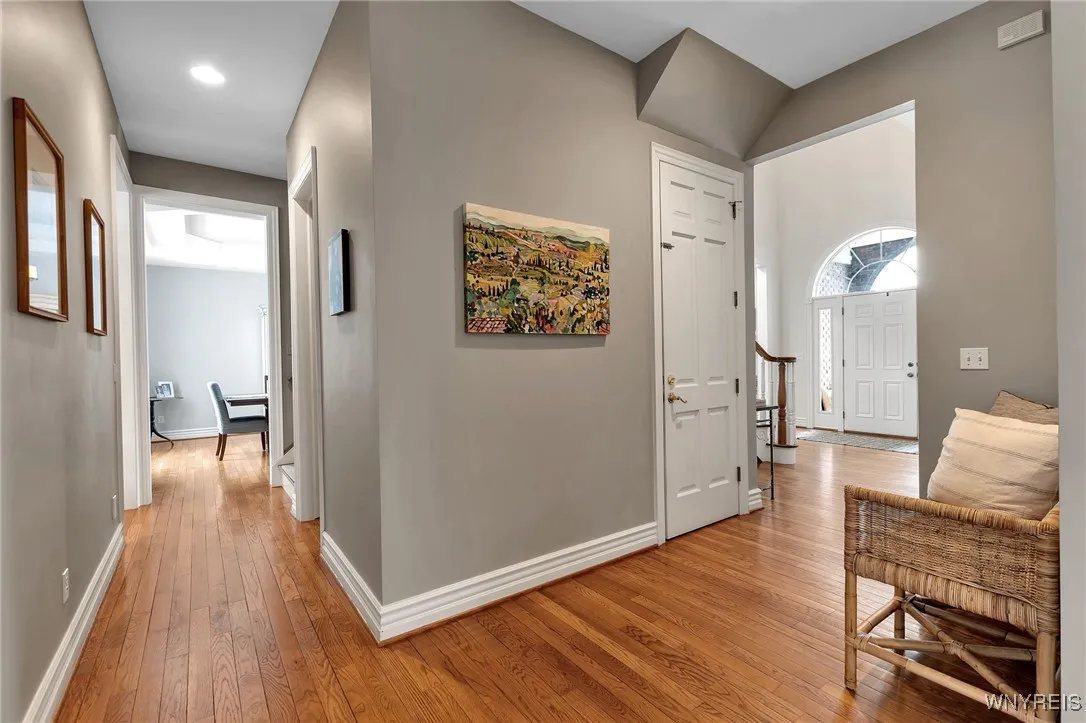 20 Lakeridge South Drive, Orchard Park, New York 1, Orchard Park, New York 14127, 5 Bedrooms Bedrooms, 10 Rooms Rooms,3 BathroomsBathrooms,Residential,Closed,20 Lakeridge South Drive, Orchard Park, New York 1,B1590210