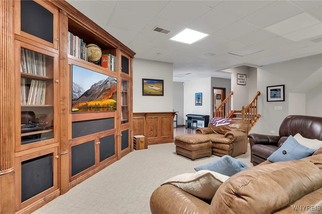20 Lakeridge South Drive, Orchard Park, New York 1, Orchard Park, New York 14127, 5 Bedrooms Bedrooms, 10 Rooms Rooms,3 BathroomsBathrooms,Residential,Closed,20 Lakeridge South Drive, Orchard Park, New York 1,B1590210
