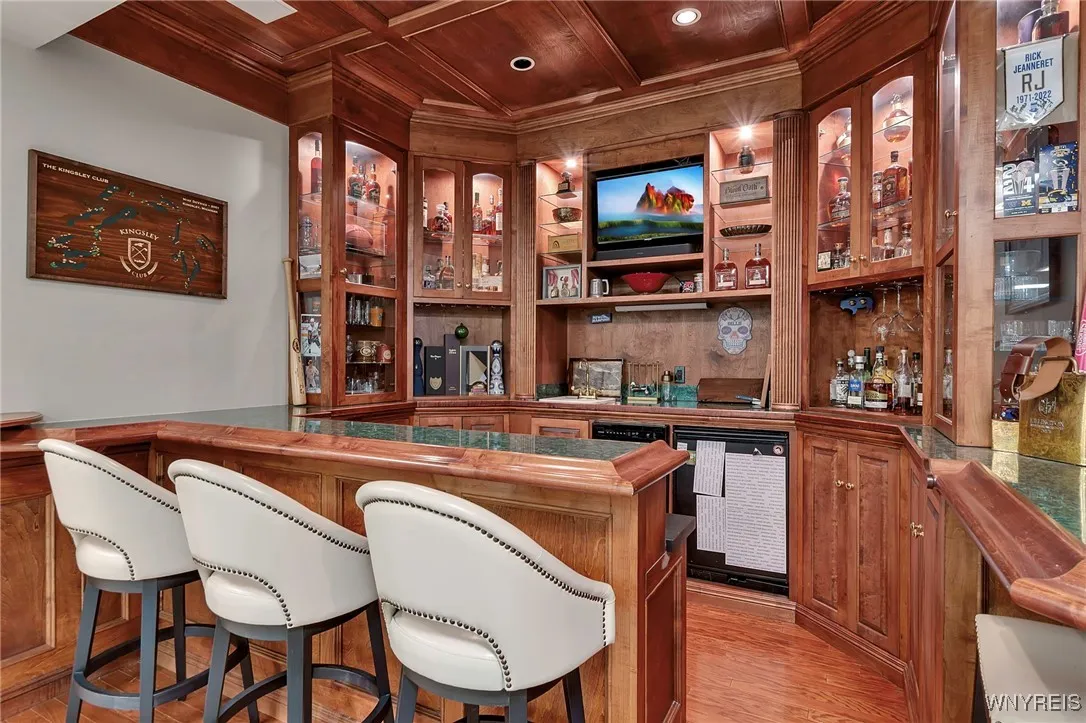 20 Lakeridge South Drive, Orchard Park, New York 1, Orchard Park, New York 14127, 5 Bedrooms Bedrooms, 10 Rooms Rooms,3 BathroomsBathrooms,Residential,Closed,20 Lakeridge South Drive, Orchard Park, New York 1,B1590210