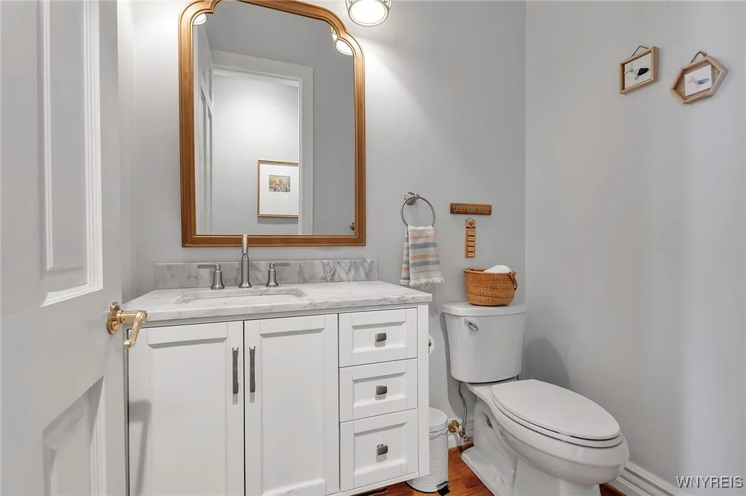 20 Lakeridge South Drive, Orchard Park, New York 1, Orchard Park, New York 14127, 5 Bedrooms Bedrooms, 10 Rooms Rooms,3 BathroomsBathrooms,Residential,Closed,20 Lakeridge South Drive, Orchard Park, New York 1,B1590210