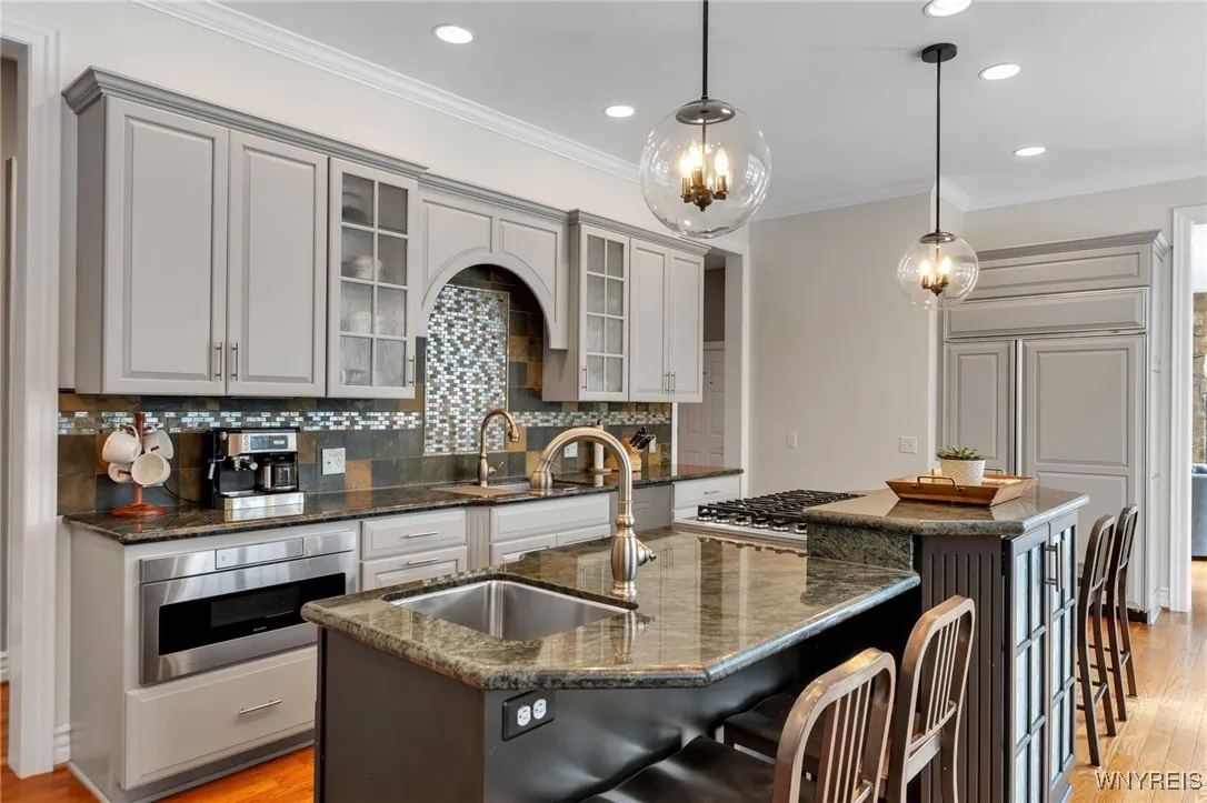 20 Lakeridge South Drive, Orchard Park, New York 1, Orchard Park, New York 14127, 5 Bedrooms Bedrooms, 10 Rooms Rooms,3 BathroomsBathrooms,Residential,Closed,20 Lakeridge South Drive, Orchard Park, New York 1,B1590210