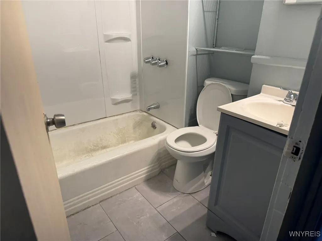 100 Davey Street, Buffalo, New York 14206, Buffalo, New York 14206, 6 Bedrooms Bedrooms, ,2 BathroomsBathrooms,Residential,Closed,100 Davey Street, Buffalo, New York 14206,B1591037