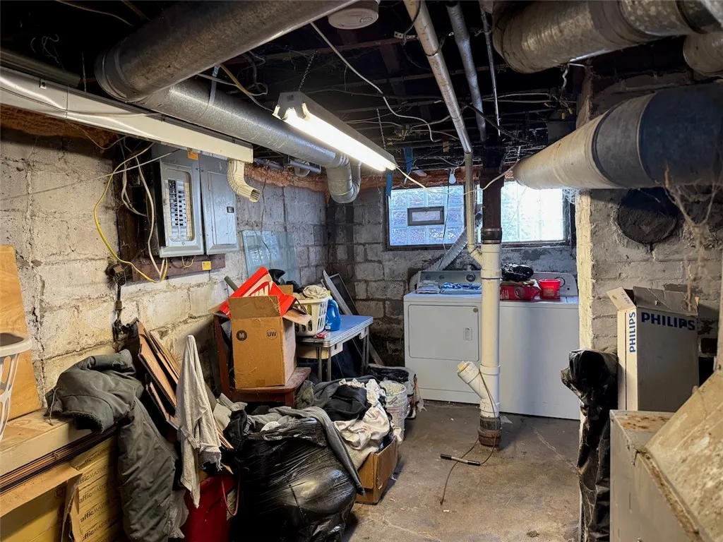 47 18th Street, Buffalo, New York 14213, Buffalo, New York 14213, 8 Bedrooms Bedrooms, ,4 BathroomsBathrooms,Residential,Closed,47 18th Street, Buffalo, New York 14213,0,R1591491