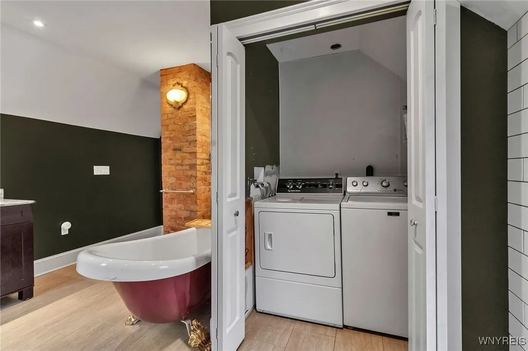 402 Breckenridge Street, Buffalo, New York 14213, Buffalo, New York 14213, 3 Bedrooms Bedrooms, 7 Rooms Rooms,2 BathroomsBathrooms,Residential,Closed,402 Breckenridge Street, Buffalo, New York 14213,0,B1591115