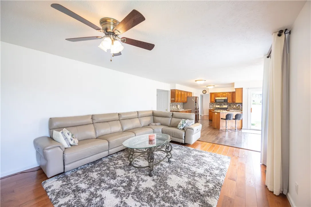 21 Tropez Point Pvt, Greece, New York 14626, Greece, New York 14626, 4 Bedrooms Bedrooms, 8 Rooms Rooms,2 BathroomsBathrooms,Residential,Closed,21 Tropez Point Pvt, Greece, New York 14626,0,R1591104