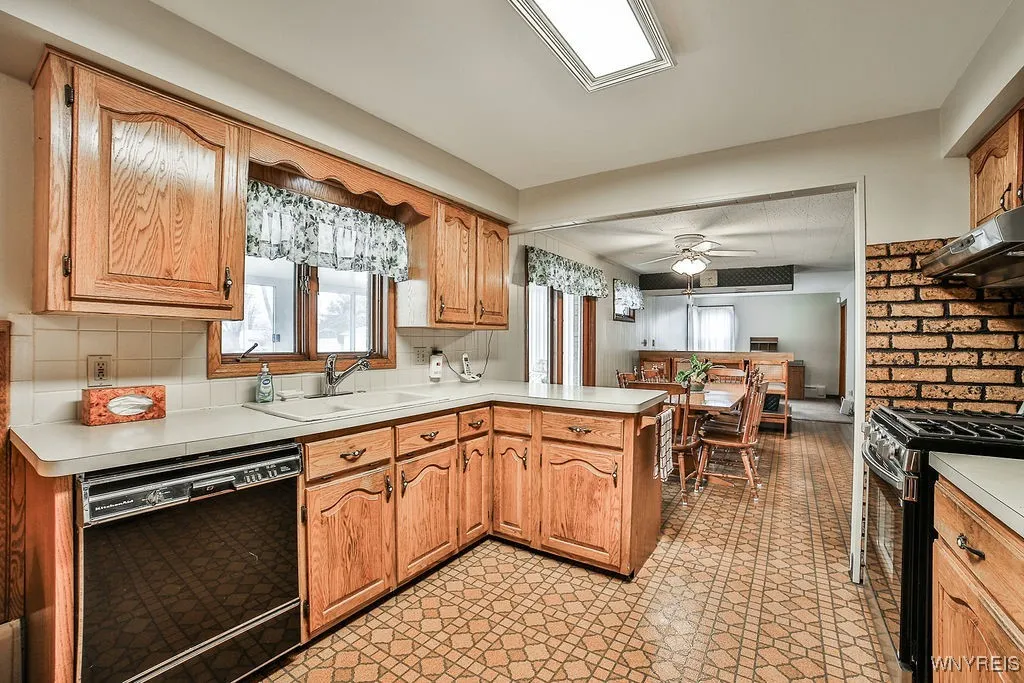 4257 Salem Drive, Hamburg, New York 14219, Hamburg, New York 14219, 4 Bedrooms Bedrooms, 9 Rooms Rooms,3 BathroomsBathrooms,Residential,Closed,4257 Salem Drive, Hamburg, New York 14219,0,B1591190