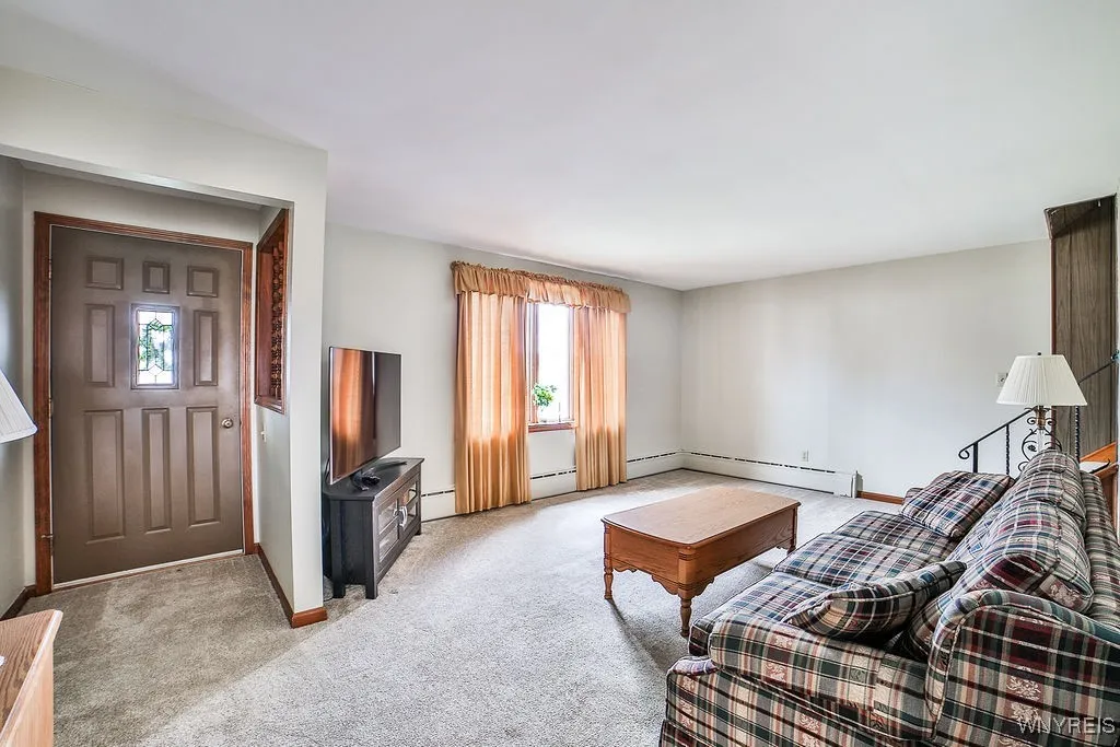 4257 Salem Drive, Hamburg, New York 14219, Hamburg, New York 14219, 4 Bedrooms Bedrooms, 9 Rooms Rooms,3 BathroomsBathrooms,Residential,Closed,4257 Salem Drive, Hamburg, New York 14219,0,B1591190