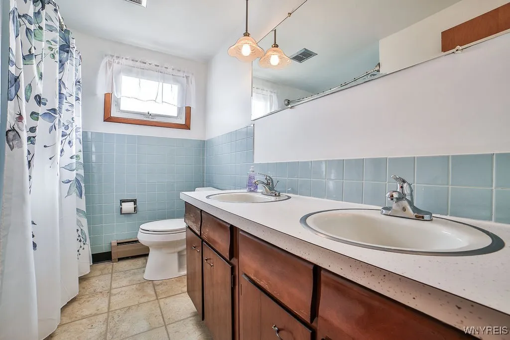 4257 Salem Drive, Hamburg, New York 14219, Hamburg, New York 14219, 4 Bedrooms Bedrooms, 9 Rooms Rooms,3 BathroomsBathrooms,Residential,Closed,4257 Salem Drive, Hamburg, New York 14219,0,B1591190