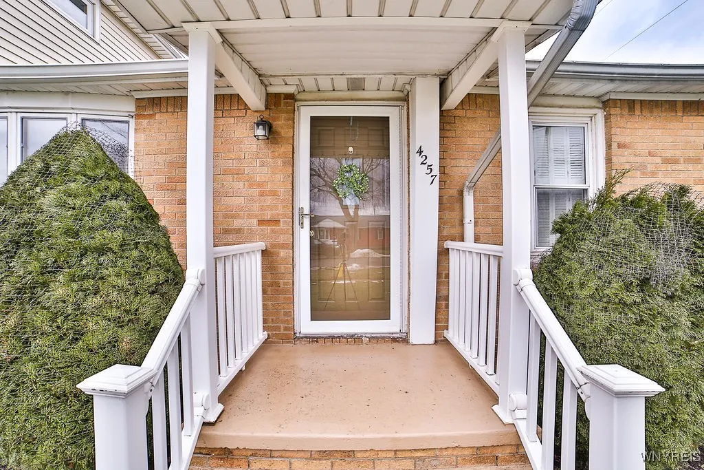 4257 Salem Drive, Hamburg, New York 14219, Hamburg, New York 14219, 4 Bedrooms Bedrooms, 9 Rooms Rooms,3 BathroomsBathrooms,Residential,Closed,4257 Salem Drive, Hamburg, New York 14219,0,B1591190