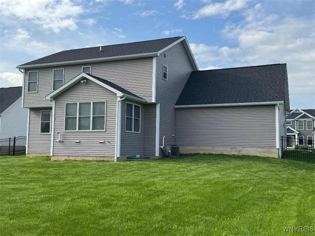 12 Kevwood Lane, Lancaster, New York 14086, Lancaster, New York 14086, 3 Bedrooms Bedrooms, 11 Rooms Rooms,2 BathroomsBathrooms,Residential,Closed,12 Kevwood Lane, Lancaster, New York 14086,0,B1591453