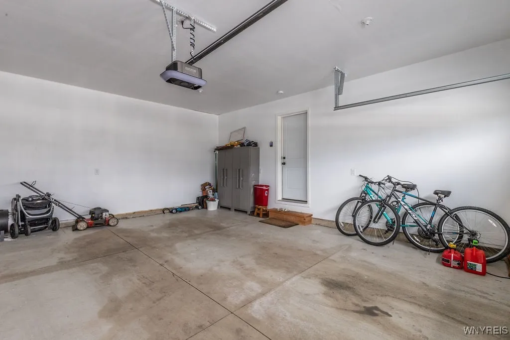 Large 2.5 Car garage
