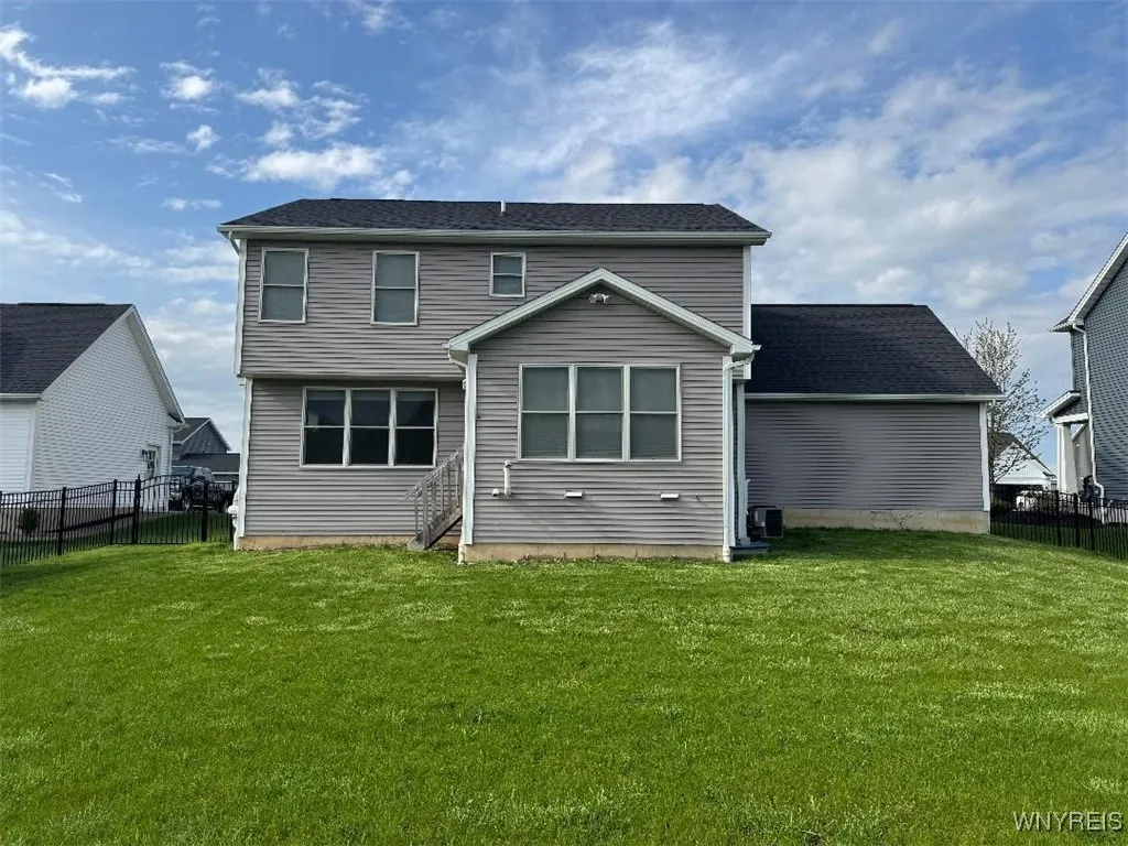 12 Kevwood Lane, Lancaster, New York 14086, Lancaster, New York 14086, 3 Bedrooms Bedrooms, 11 Rooms Rooms,2 BathroomsBathrooms,Residential,Closed,12 Kevwood Lane, Lancaster, New York 14086,0,B1591453