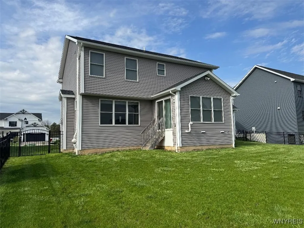 12 Kevwood Lane, Lancaster, New York 14086, Lancaster, New York 14086, 3 Bedrooms Bedrooms, 11 Rooms Rooms,2 BathroomsBathrooms,Residential,Closed,12 Kevwood Lane, Lancaster, New York 14086,0,B1591453