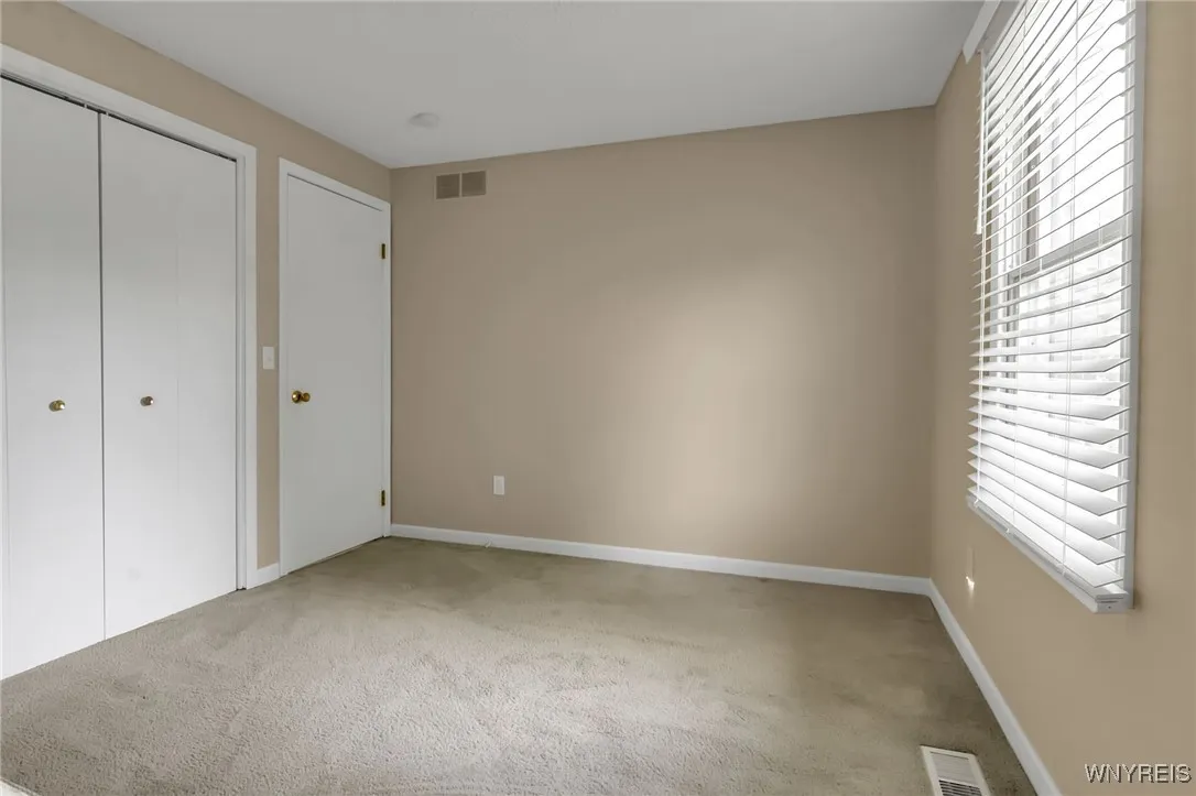 16 Hubbardston Place, Amherst, New York 14228, Amherst, New York 14228, 3 Bedrooms Bedrooms, 5 Rooms Rooms,1 BathroomBathrooms,Residential Lease,For Rent,16 Hubbardston Place, Amherst, New York 14228,B1591688