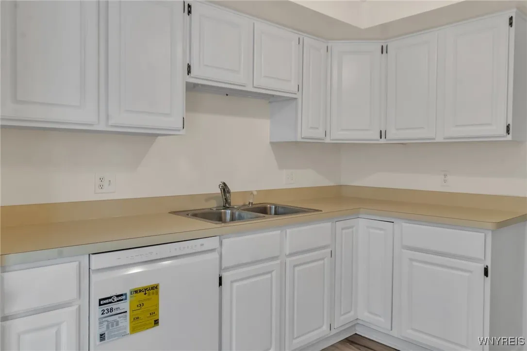 16 Hubbardston Place, Amherst, New York 14228, Amherst, New York 14228, 3 Bedrooms Bedrooms, 5 Rooms Rooms,1 BathroomBathrooms,Residential Lease,For Rent,16 Hubbardston Place, Amherst, New York 14228,B1591688