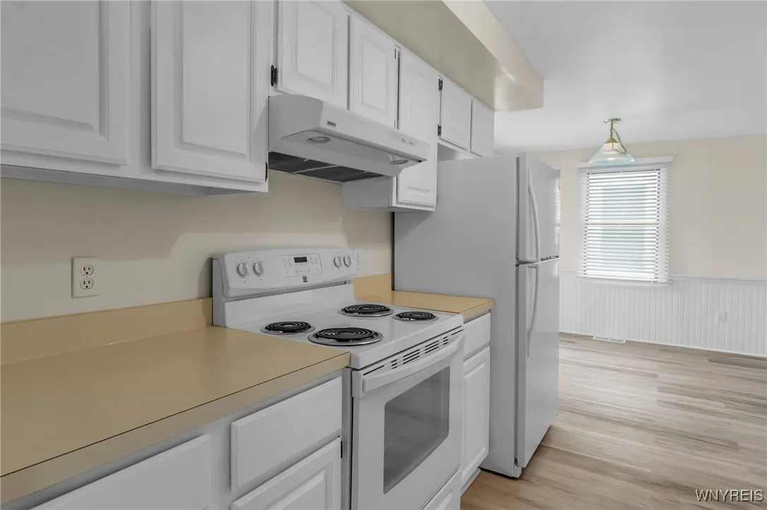 16 Hubbardston Place, Amherst, New York 14228, Amherst, New York 14228, 3 Bedrooms Bedrooms, 5 Rooms Rooms,1 BathroomBathrooms,Residential Lease,For Rent,16 Hubbardston Place, Amherst, New York 14228,B1591688