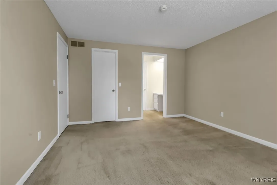 16 Hubbardston Place, Amherst, New York 14228, Amherst, New York 14228, 3 Bedrooms Bedrooms, 5 Rooms Rooms,1 BathroomBathrooms,Residential Lease,For Rent,16 Hubbardston Place, Amherst, New York 14228,B1591688