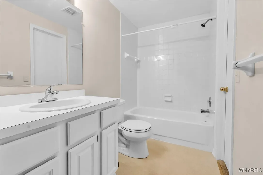 16 Hubbardston Place, Amherst, New York 14228, Amherst, New York 14228, 3 Bedrooms Bedrooms, 5 Rooms Rooms,1 BathroomBathrooms,Residential Lease,For Rent,16 Hubbardston Place, Amherst, New York 14228,B1591688