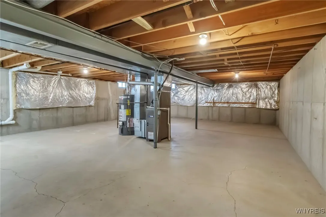 16 Hubbardston Place, Amherst, New York 14228, Amherst, New York 14228, 3 Bedrooms Bedrooms, 5 Rooms Rooms,1 BathroomBathrooms,Residential Lease,For Rent,16 Hubbardston Place, Amherst, New York 14228,B1591688