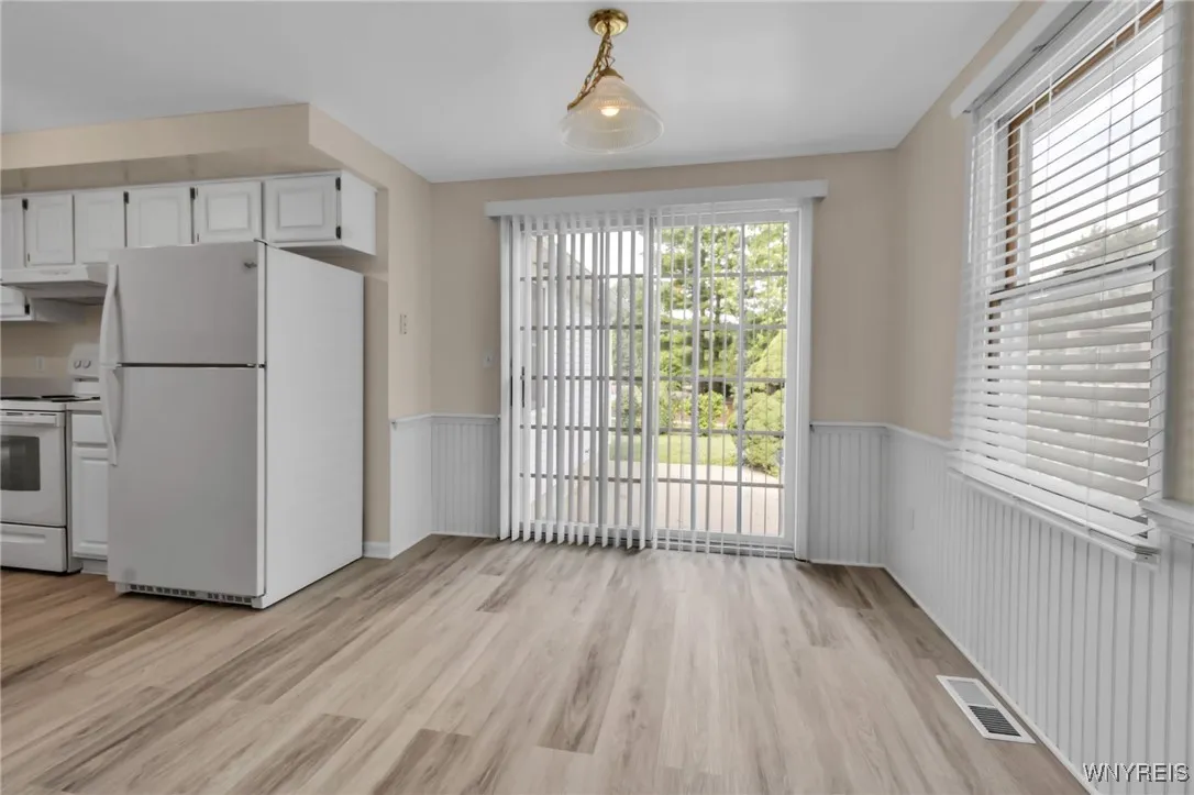 16 Hubbardston Place, Amherst, New York 14228, Amherst, New York 14228, 3 Bedrooms Bedrooms, 5 Rooms Rooms,1 BathroomBathrooms,Residential Lease,For Rent,16 Hubbardston Place, Amherst, New York 14228,B1591688