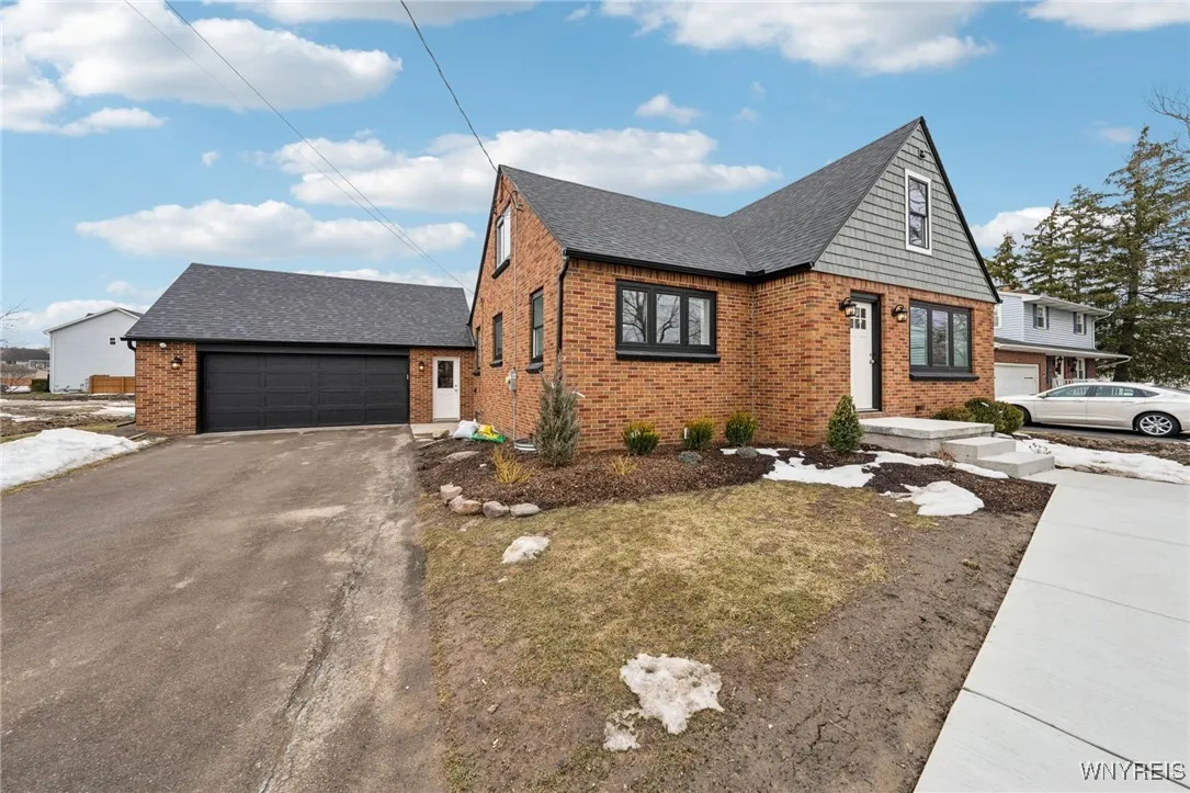 420 New Road, Amherst, New York 14051, Amherst, New York 14051, 3 Bedrooms Bedrooms, 8 Rooms Rooms,1 BathroomBathrooms,Residential,Closed,420 New Road, Amherst, New York 14051,0,B1591705