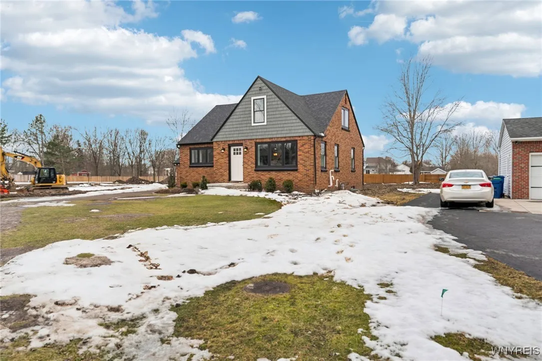 420 New Road, Amherst, New York 14051, Amherst, New York 14051, 3 Bedrooms Bedrooms, 8 Rooms Rooms,1 BathroomBathrooms,Residential,Closed,420 New Road, Amherst, New York 14051,0,B1591705