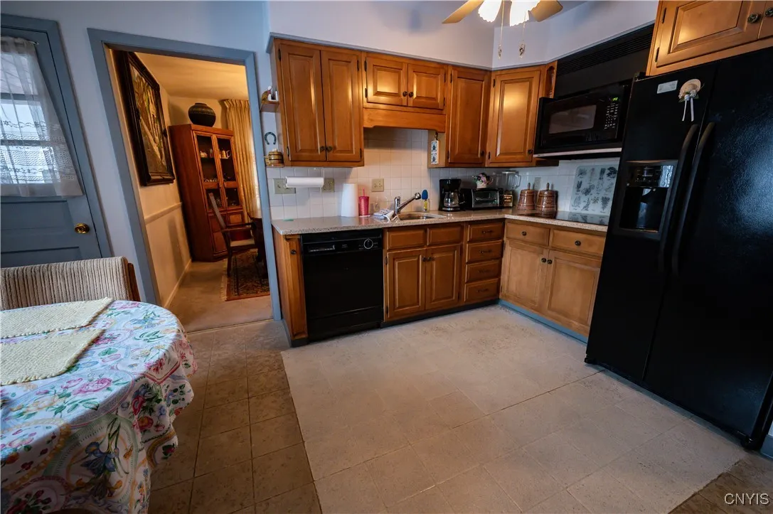 704 Park Lane Drive, Herkimer, New York 13350, Herkimer, New York 13350, 3 Bedrooms Bedrooms, 7 Rooms Rooms,2 BathroomsBathrooms,Residential,For Sale,704 Park Lane Drive, Herkimer, New York 13350,S1591757