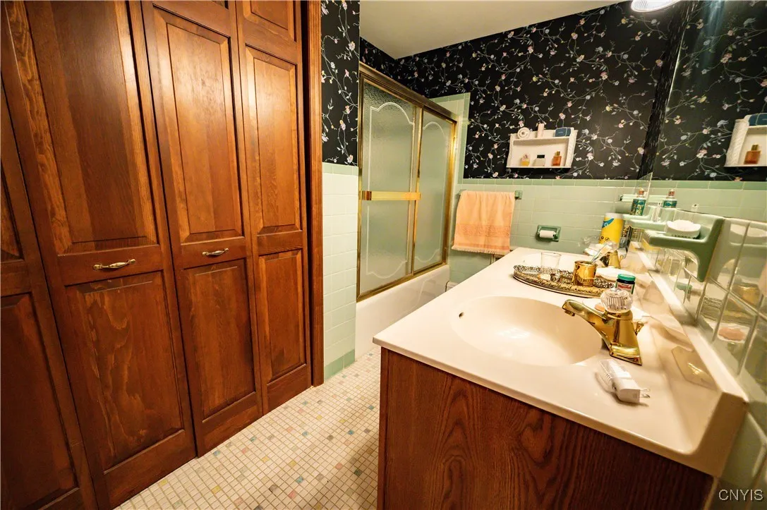 704 Park Lane Drive, Herkimer, New York 13350, Herkimer, New York 13350, 3 Bedrooms Bedrooms, 7 Rooms Rooms,2 BathroomsBathrooms,Residential,For Sale,704 Park Lane Drive, Herkimer, New York 13350,S1591757