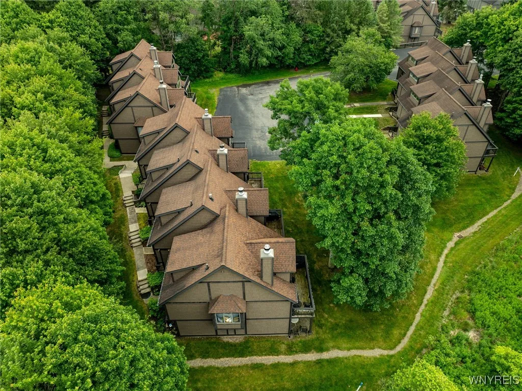 127 Holiview Rd. - The Woods, Ellicottville, New Y, Ellicottville, New York 14731, 3 Bedrooms Bedrooms, 9 Rooms Rooms,2 BathroomsBathrooms,Residential,For Sale,127 Holiview Rd. - The Woods, Ellicottville, New Y,0,B1591501