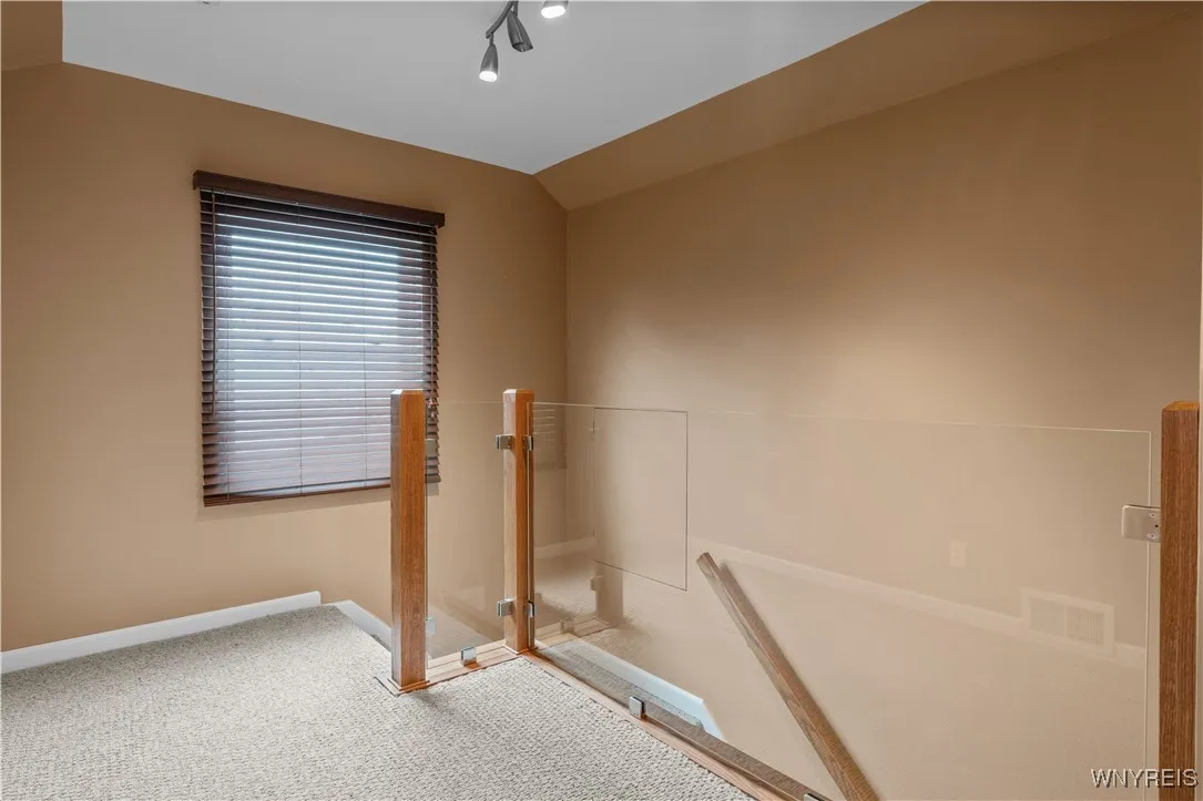 58 Mayfair Lane, Tonawanda-town, New York 14150, Tonawanda, New York 14150, 4 Bedrooms Bedrooms, 6 Rooms Rooms,2 BathroomsBathrooms,Residential,Closed,58 Mayfair Lane, Tonawanda-town, New York 14150,0,B1591775