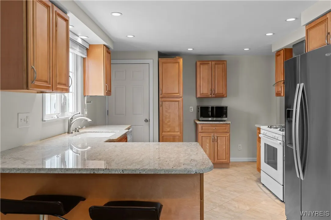 58 Mayfair Lane, Tonawanda-town, New York 14150, Tonawanda, New York 14150, 4 Bedrooms Bedrooms, 6 Rooms Rooms,2 BathroomsBathrooms,Residential,Closed,58 Mayfair Lane, Tonawanda-town, New York 14150,0,B1591775
