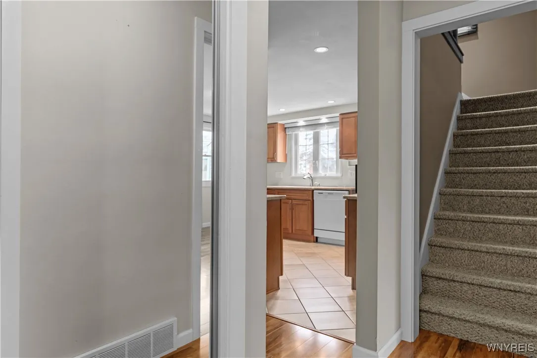 58 Mayfair Lane, Tonawanda-town, New York 14150, Tonawanda, New York 14150, 4 Bedrooms Bedrooms, 6 Rooms Rooms,2 BathroomsBathrooms,Residential,Closed,58 Mayfair Lane, Tonawanda-town, New York 14150,0,B1591775