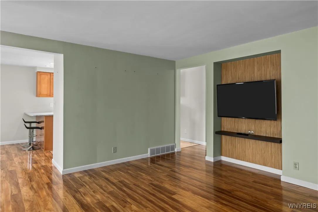 58 Mayfair Lane, Tonawanda-town, New York 14150, Tonawanda, New York 14150, 4 Bedrooms Bedrooms, 6 Rooms Rooms,2 BathroomsBathrooms,Residential,Closed,58 Mayfair Lane, Tonawanda-town, New York 14150,0,B1591775