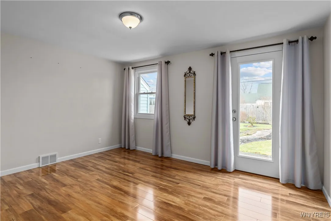 58 Mayfair Lane, Tonawanda-town, New York 14150, Tonawanda, New York 14150, 4 Bedrooms Bedrooms, 6 Rooms Rooms,2 BathroomsBathrooms,Residential,Closed,58 Mayfair Lane, Tonawanda-town, New York 14150,0,B1591775
