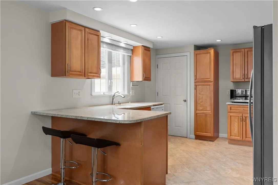 58 Mayfair Lane, Tonawanda-town, New York 14150, Tonawanda, New York 14150, 4 Bedrooms Bedrooms, 6 Rooms Rooms,2 BathroomsBathrooms,Residential,Closed,58 Mayfair Lane, Tonawanda-town, New York 14150,0,B1591775