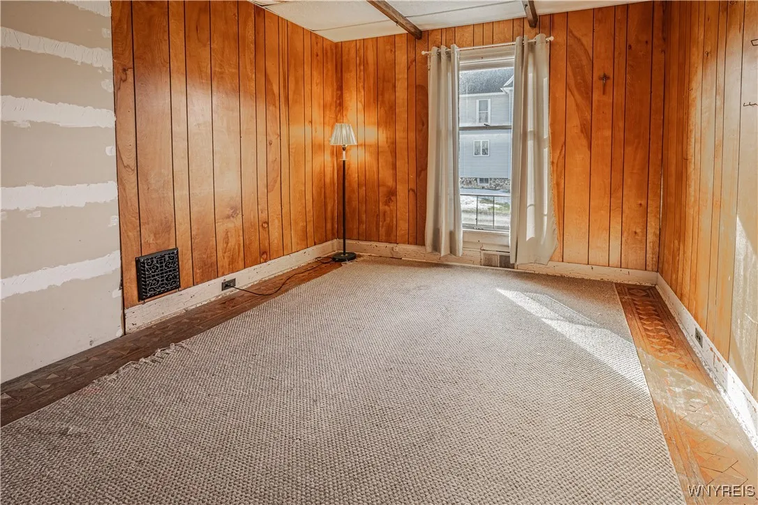 Possible 5th bedroom, 1st floor