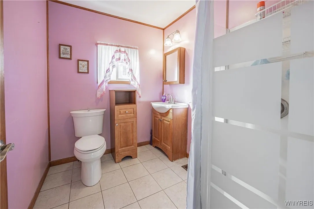 1st floor bathroom