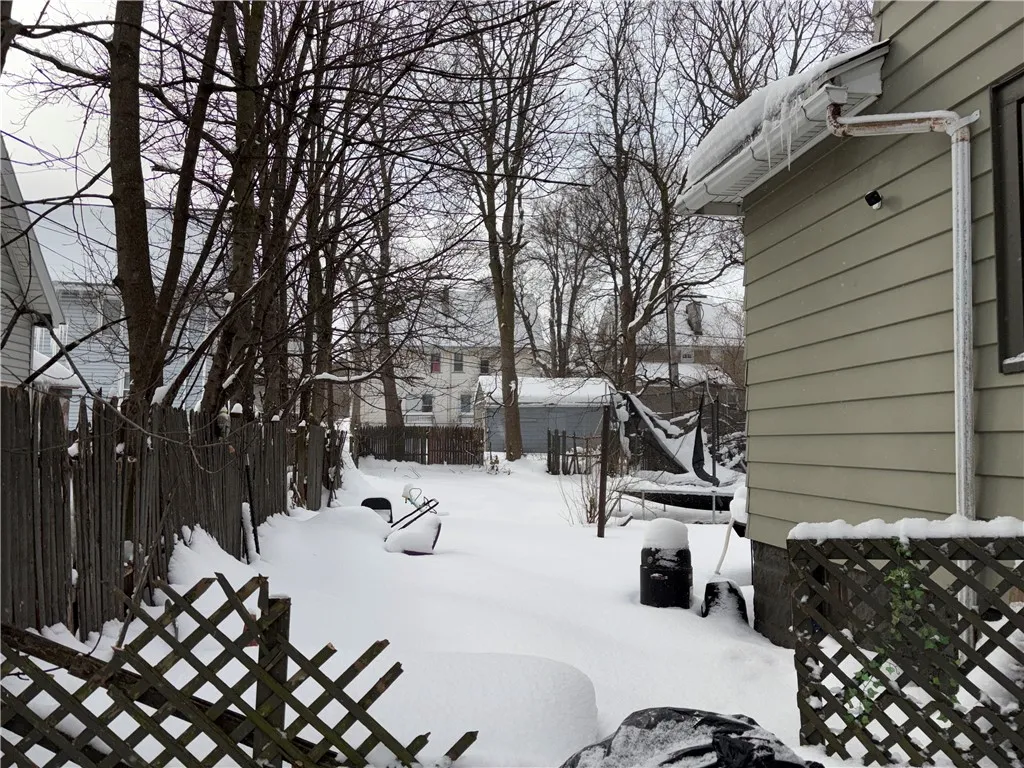 121 Glendale Park, Rochester, New York 14613, Rochester, New York 14613, 3 Bedrooms Bedrooms, 6 Rooms Rooms,1 BathroomBathrooms,Residential,Closed,121 Glendale Park, Rochester, New York 14613,0,R1589818