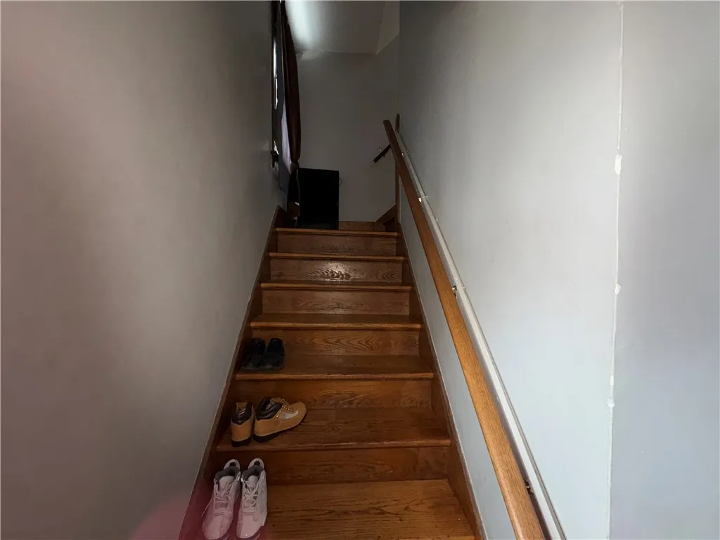 121 Glendale Park, Rochester, New York 14613, Rochester, New York 14613, 3 Bedrooms Bedrooms, 6 Rooms Rooms,1 BathroomBathrooms,Residential,Closed,121 Glendale Park, Rochester, New York 14613,0,R1589818