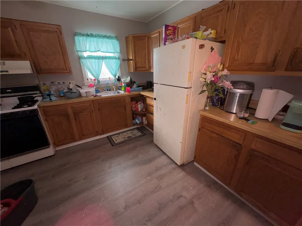 121 Glendale Park, Rochester, New York 14613, Rochester, New York 14613, 3 Bedrooms Bedrooms, 6 Rooms Rooms,1 BathroomBathrooms,Residential,Closed,121 Glendale Park, Rochester, New York 14613,0,R1589818