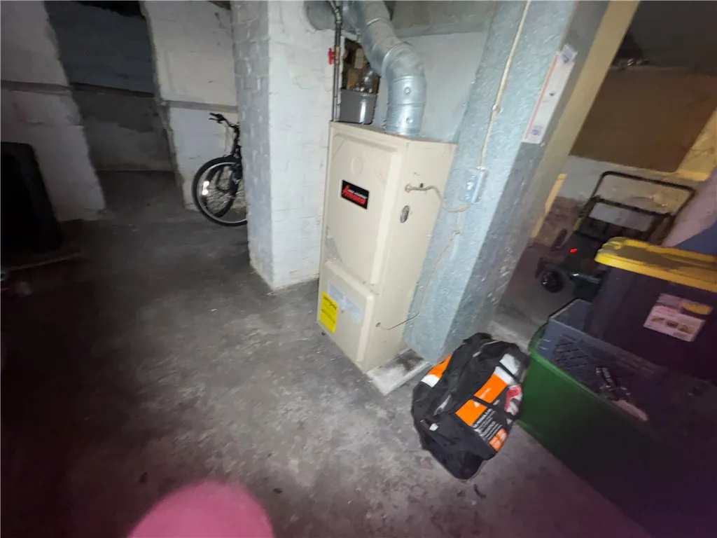 121 Glendale Park, Rochester, New York 14613, Rochester, New York 14613, 3 Bedrooms Bedrooms, 6 Rooms Rooms,1 BathroomBathrooms,Residential,Closed,121 Glendale Park, Rochester, New York 14613,0,R1589818