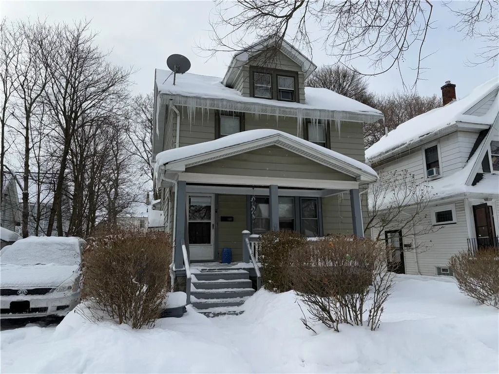 121 Glendale Park, Rochester, New York 14613, Rochester, New York 14613, 3 Bedrooms Bedrooms, 6 Rooms Rooms,1 BathroomBathrooms,Residential,Closed,121 Glendale Park, Rochester, New York 14613,0,R1589818