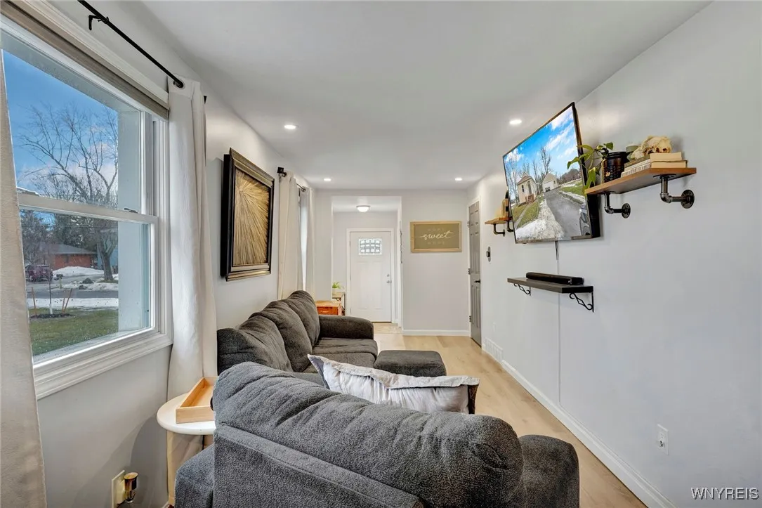 562 Lakeview Avenue, Orchard Park, New York 14127, Orchard Park, New York 14127, 2 Bedrooms Bedrooms, 6 Rooms Rooms,1 BathroomBathrooms,Residential,Closed,562 Lakeview Avenue, Orchard Park, New York 14127,0,B1592002